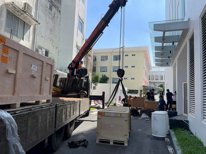 Dịch vụ xe cẩu Quận Tân Bình vào kho SCSC Dịch vụ xe cẩu Quận Tân Bình vào kho SCSC